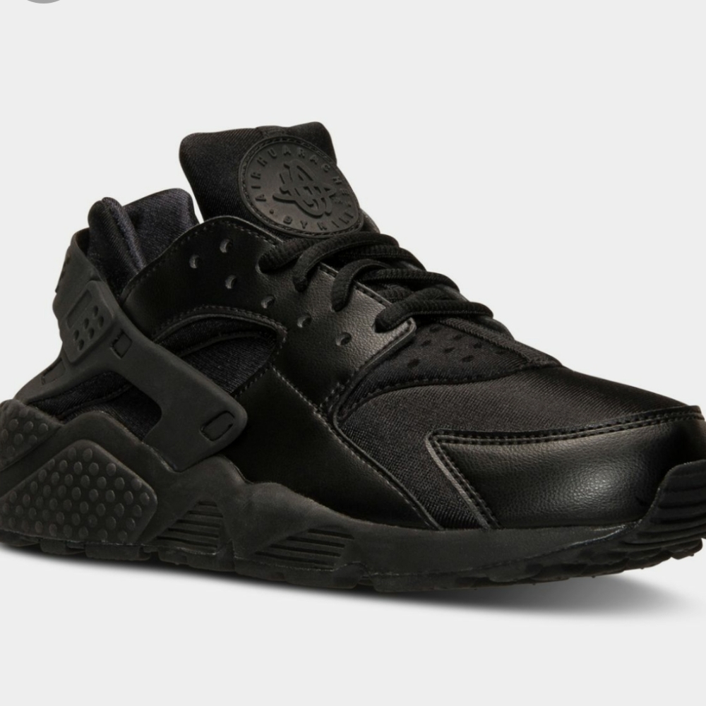 Black Nike Air Huarache